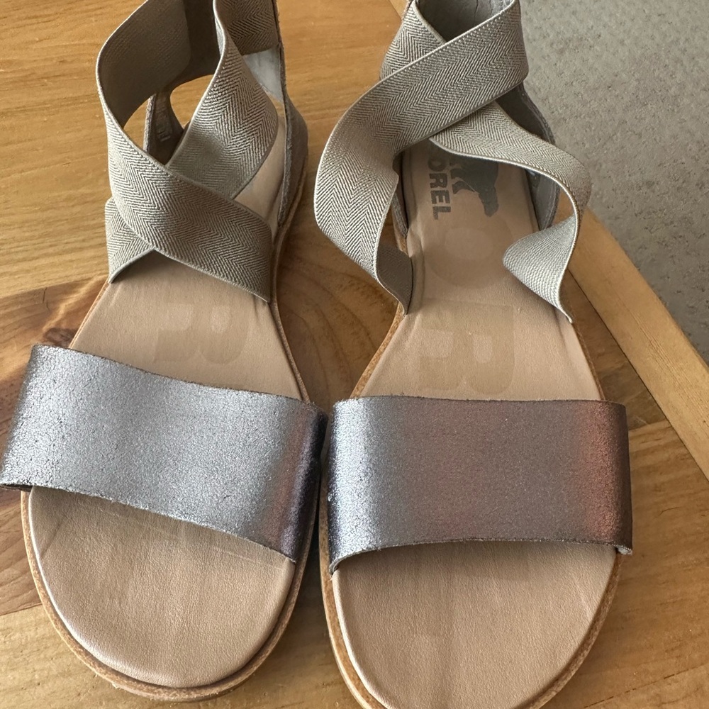 Sorel Women's Metallic and Tan Sandals